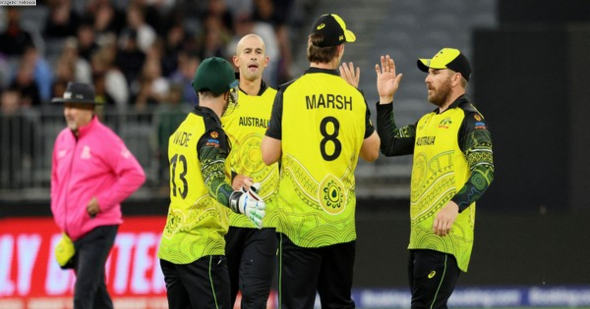 T20 WC: Australian bowlers restrict Sri Lanka to modest 157/6 in must-win match